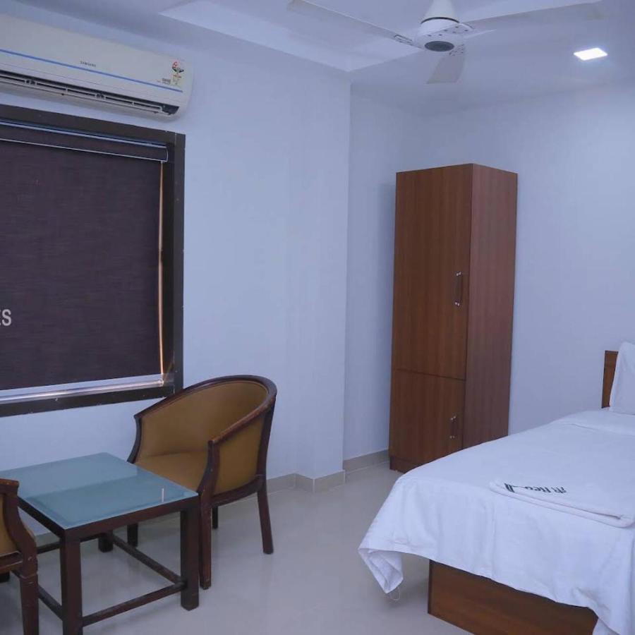 Redbell Suites Malapuram Malappuram Buitenkant foto