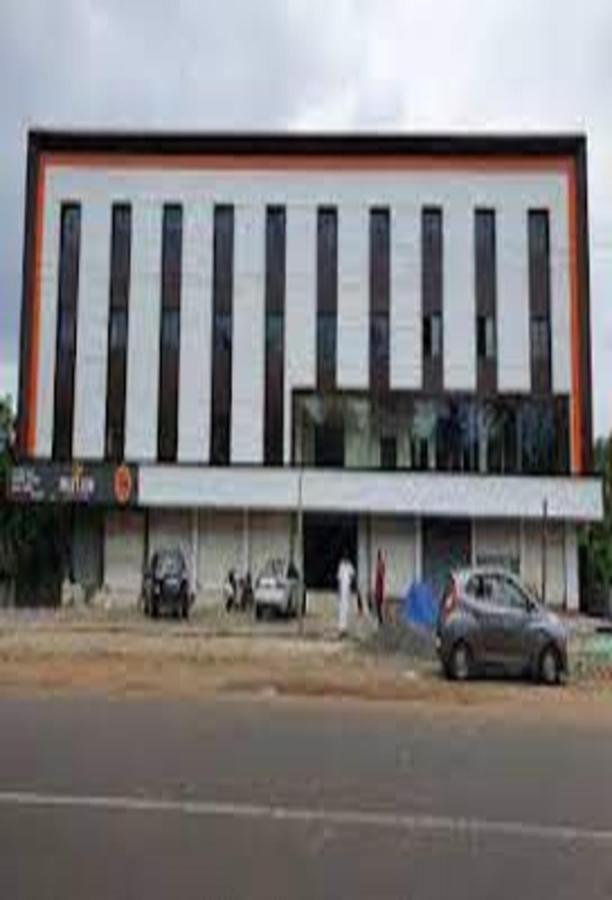 Redbell Suites Malapuram Malappuram Buitenkant foto