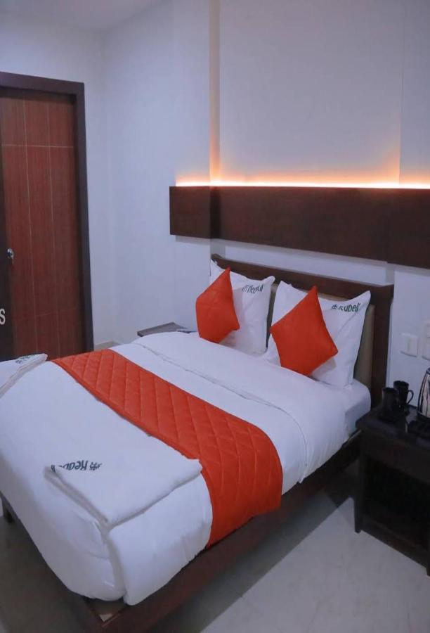 Redbell Suites Malapuram Malappuram Buitenkant foto