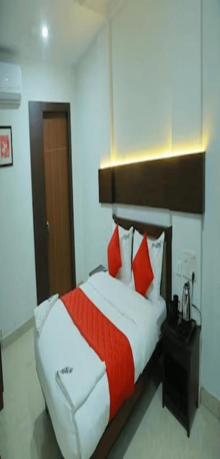 Redbell Suites Malapuram Malappuram Buitenkant foto